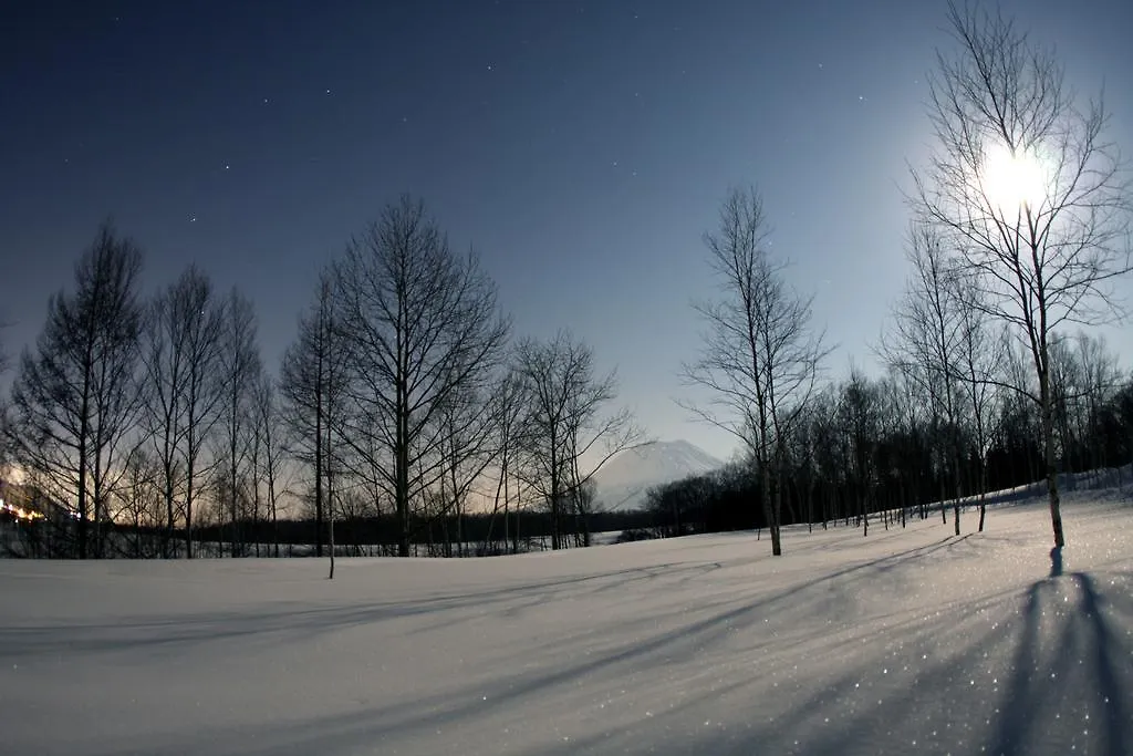 Hotel Kanronomori Niseko 3*,